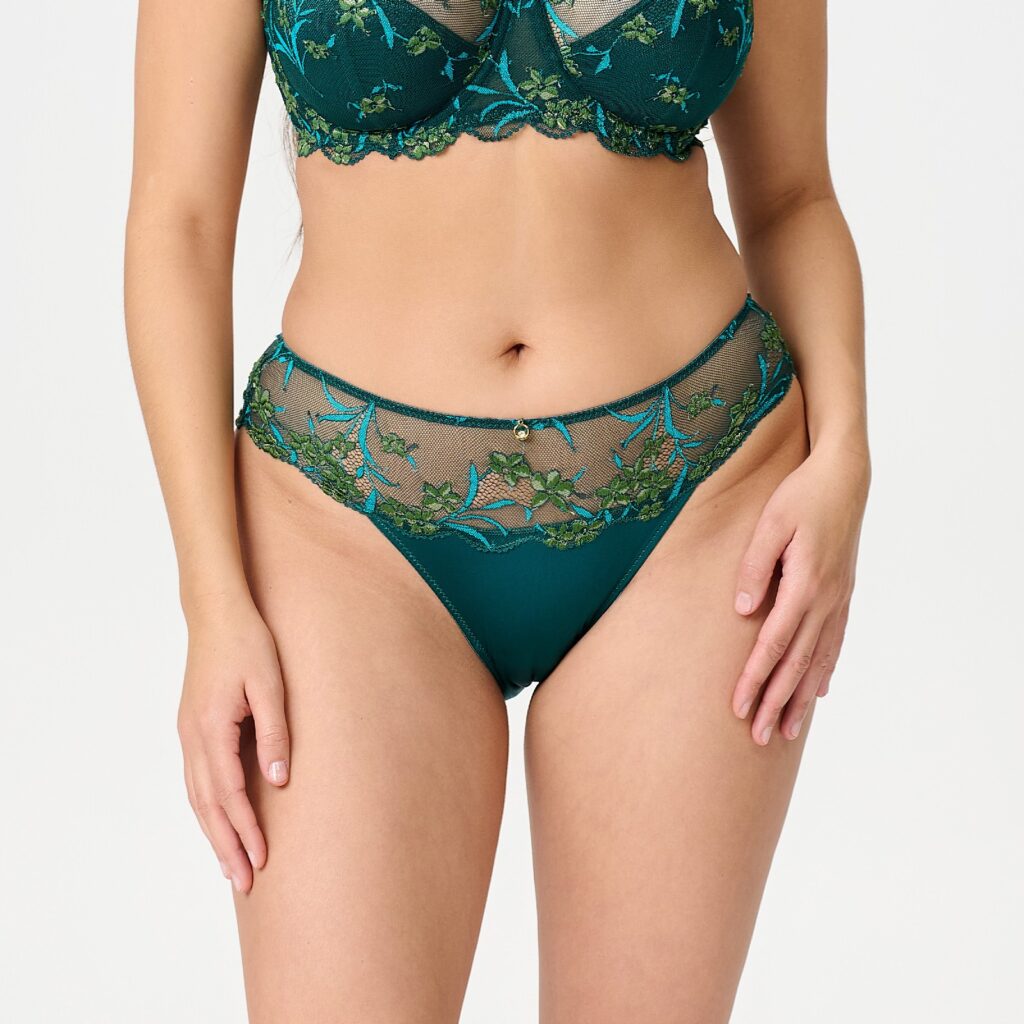 8502B-3 Lace slip