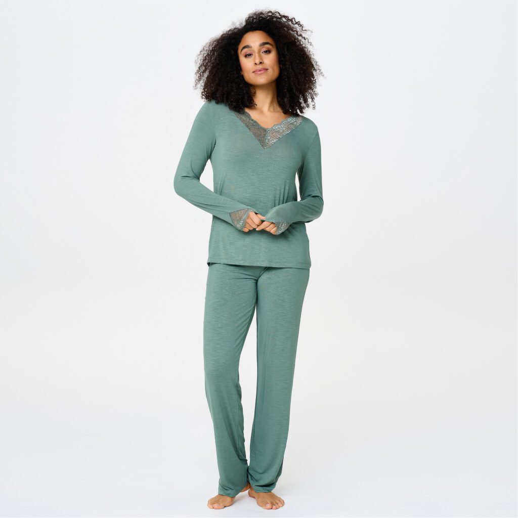 8627 Top & long pants